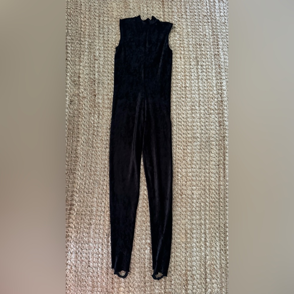 Black velvet Sleeveless costume Jumpsuit with stirrups